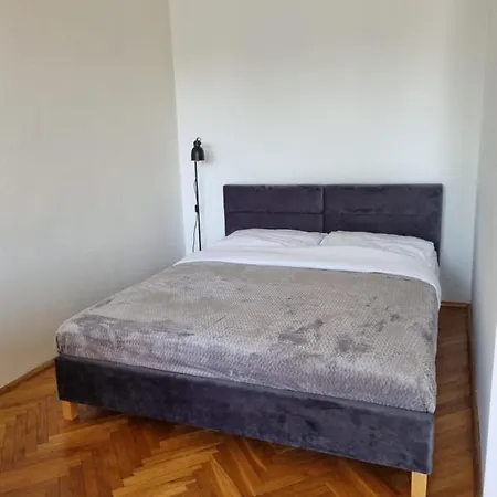 Piastowska100 Lägenhet *